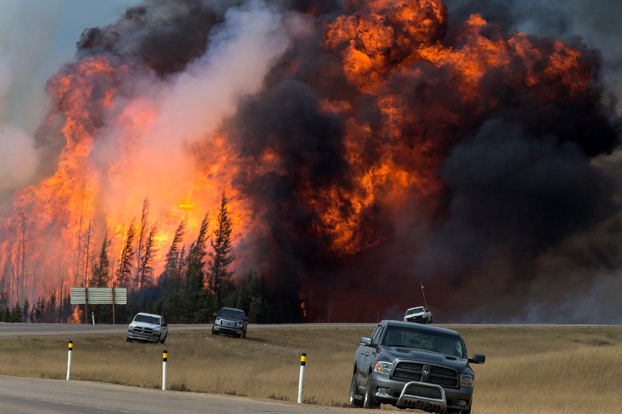 Incendie de forêt de Ft McMurray – Intervention d’urgence Incendie de forêt de Ft McMurray – Intervention d’urgence